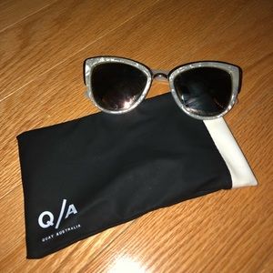 QUAY AUSTRALIA MY GIRL PEARL/GOLD SUNGLASSES